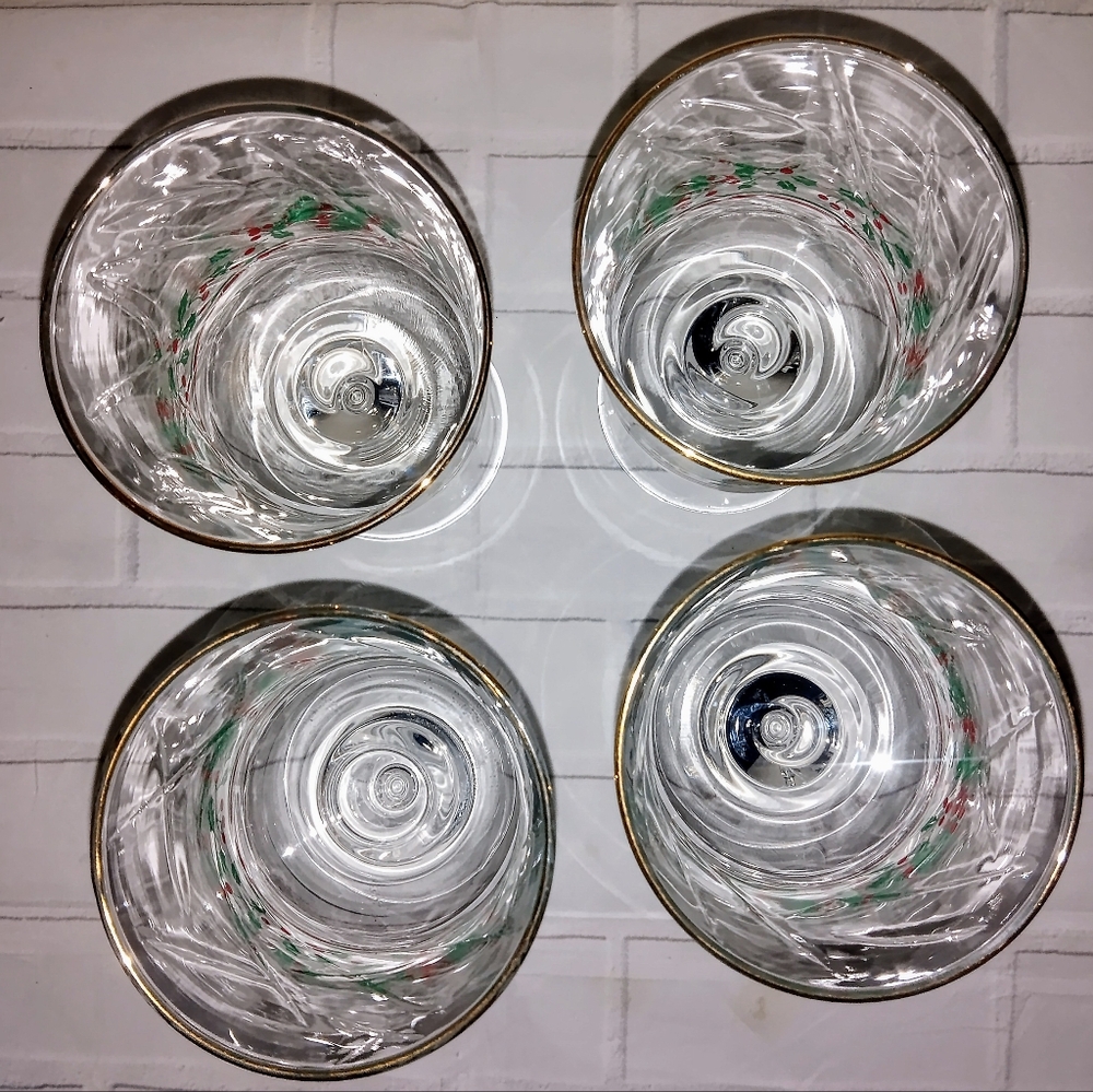 Vintage Christmas Goblets Glasses Green/Red Holly Berries Gold Rim Set of Four - Picture 3 of 3